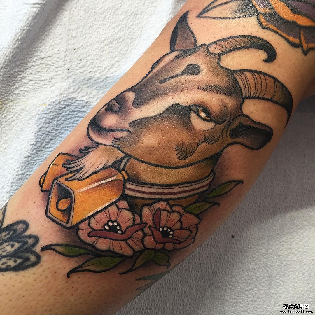 欧美school彩色羚羊花蕊纹身图案