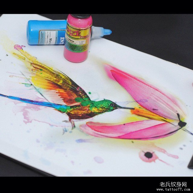 水彩泼墨蜂鸟花蕊纹身图案手稿