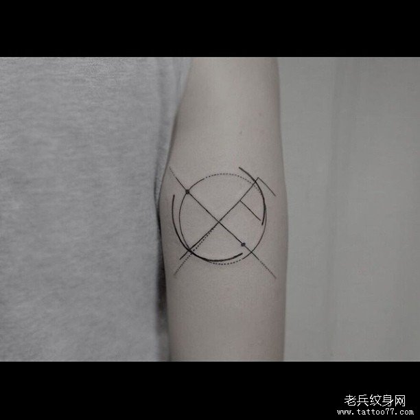 大臂简单几何线条小清新纹身图案