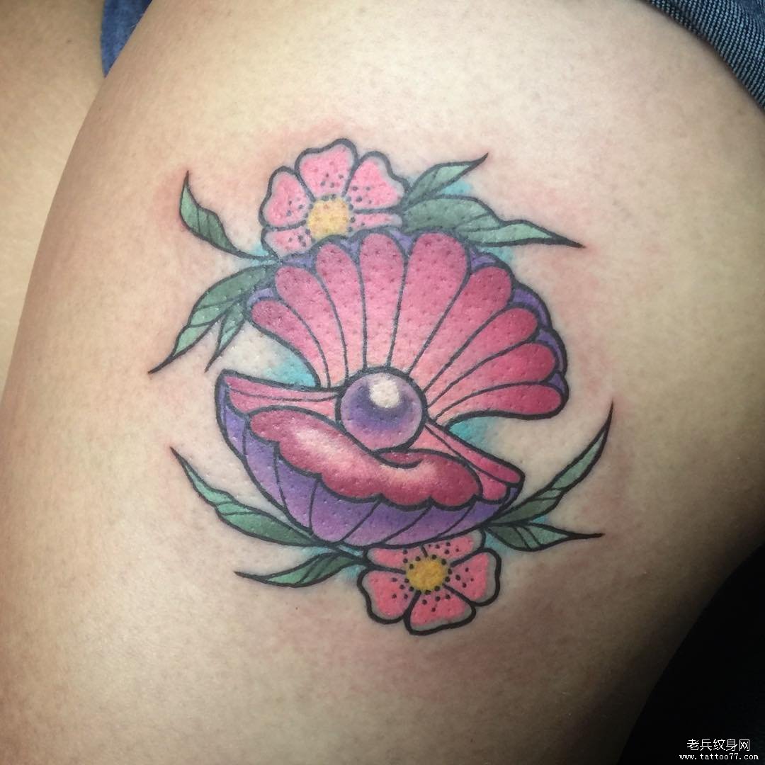 大腿贝壳珍珠花蕊纹身图案