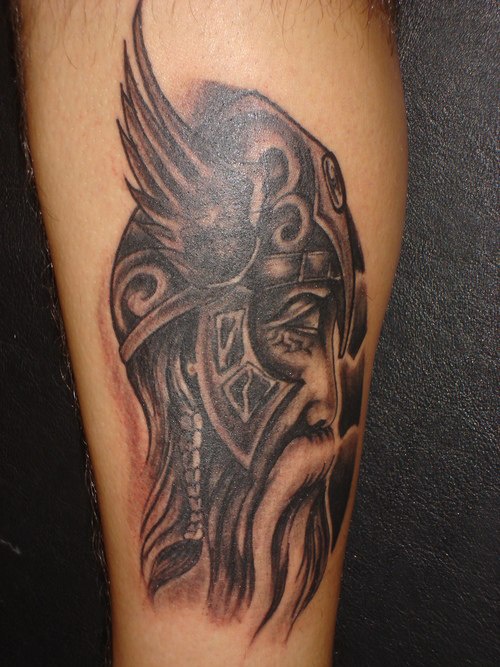 海盗战士头盔纹身图案