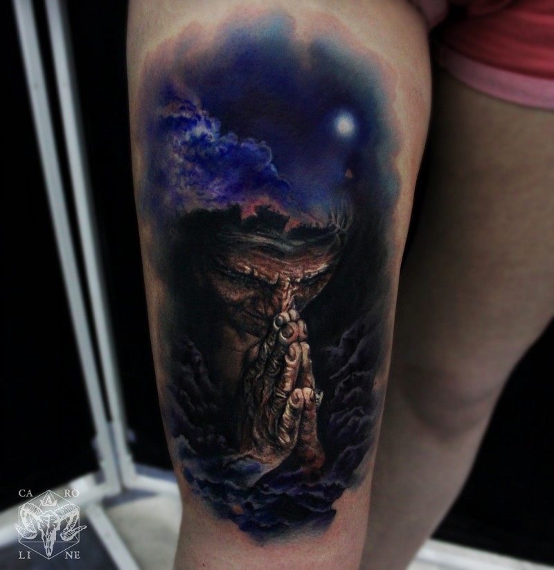 腿部祈祷的老女人纹身图案