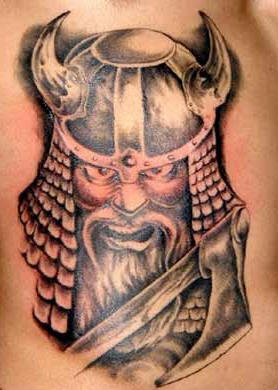 愤怒的维京战士纹身图案