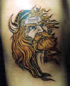 彩色维京金发战士纹身图案