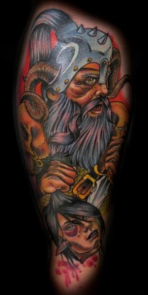 手臂彩色插画风格色的维京战士纹身图片