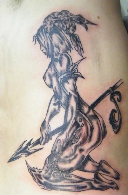 黑白女战士纹身图案