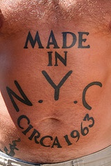 腹部黑色英文字母纹身图案