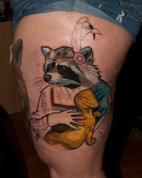 大腿彩色浣熊纹身图案