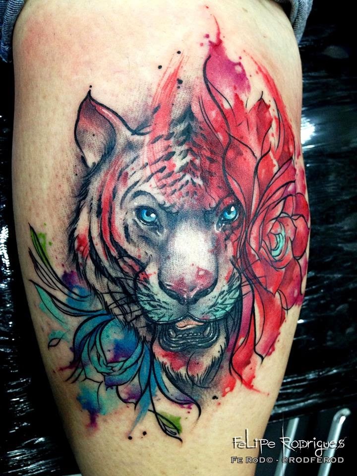 腿部彩色白虎纹身图案