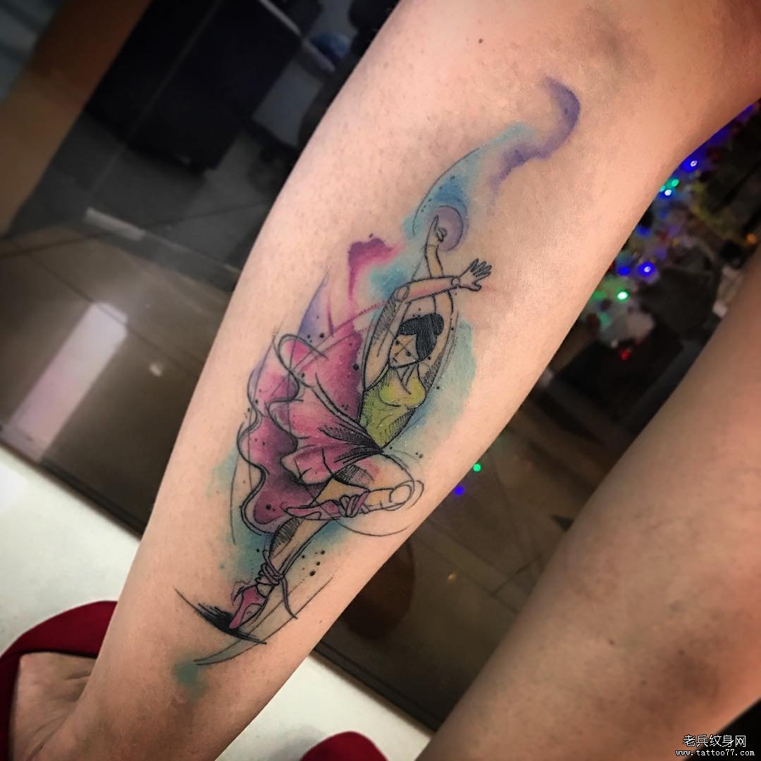 小腿泼墨舞女纹身图案