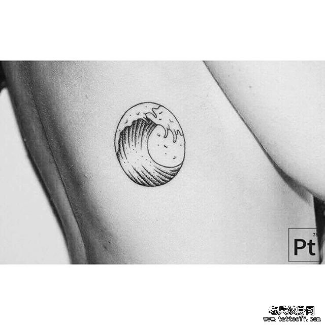 背部小清新海浪线条纹身图案