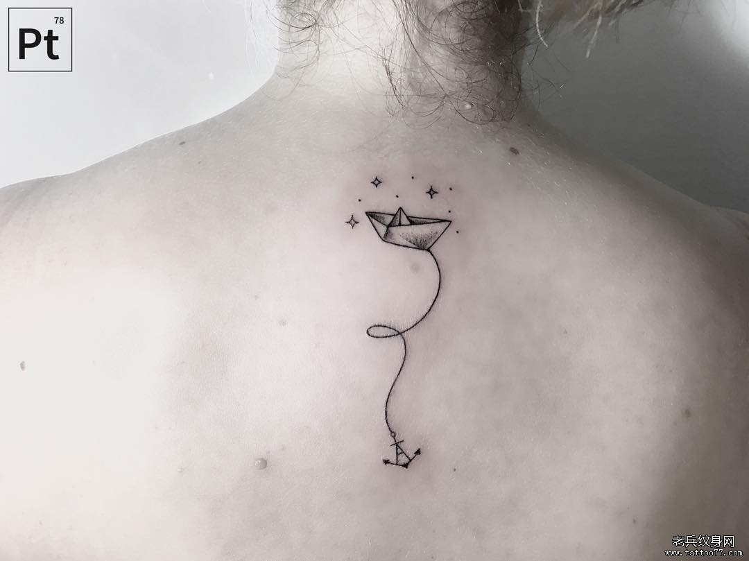 背部星星纸船线条船锚小清新纹身图案