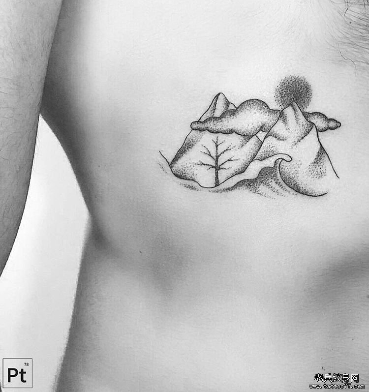 胸部点刺山脉云朵纹身图案