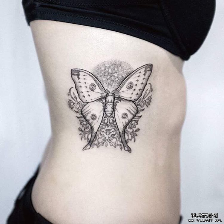 侧腰小清新点刺蝴蝶纹身图案