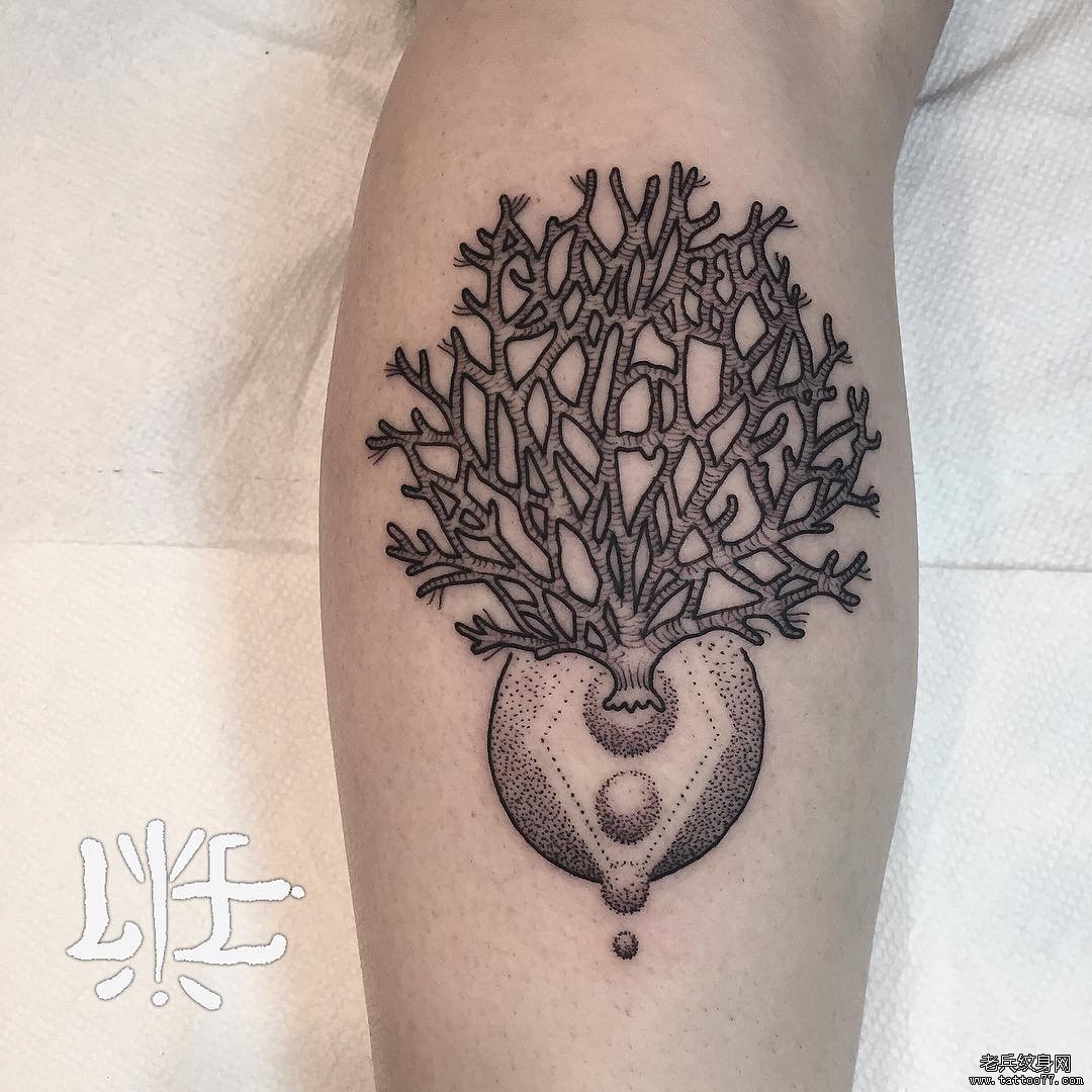 小臂点刺树枝几何个性纹身图案