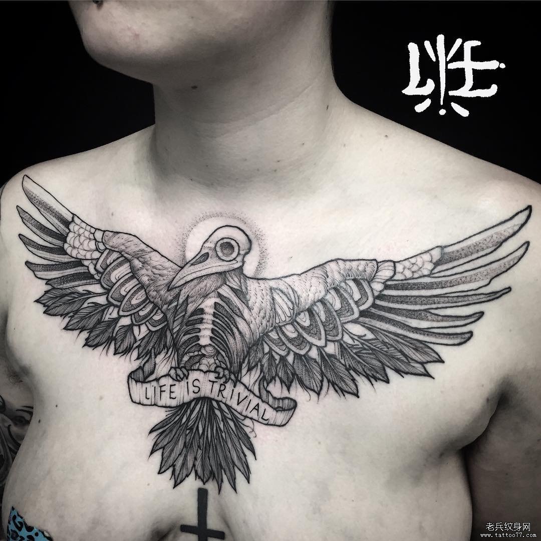 胸部欧美骷髅秃鹫纹身图案