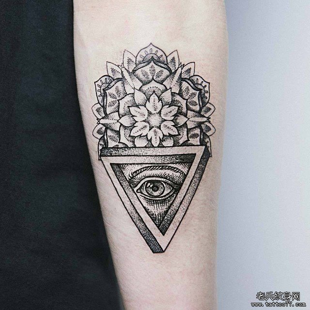 手臂几何眼睛梵花点刺纹身图案