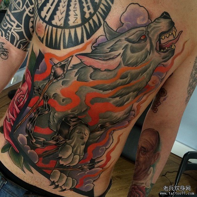 腹部狼玫瑰欧美school纹身图案