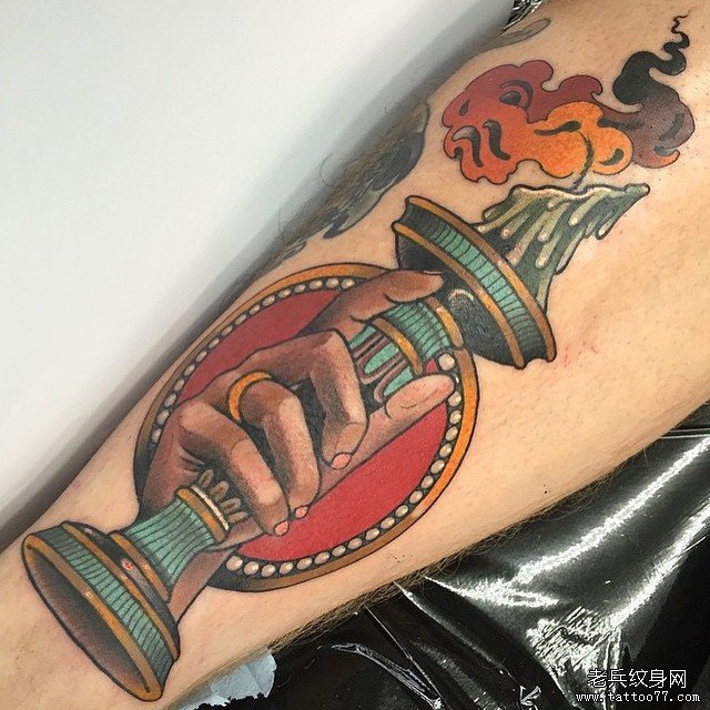 小腿欧美school手火炬纹身图案缩略频道推荐图