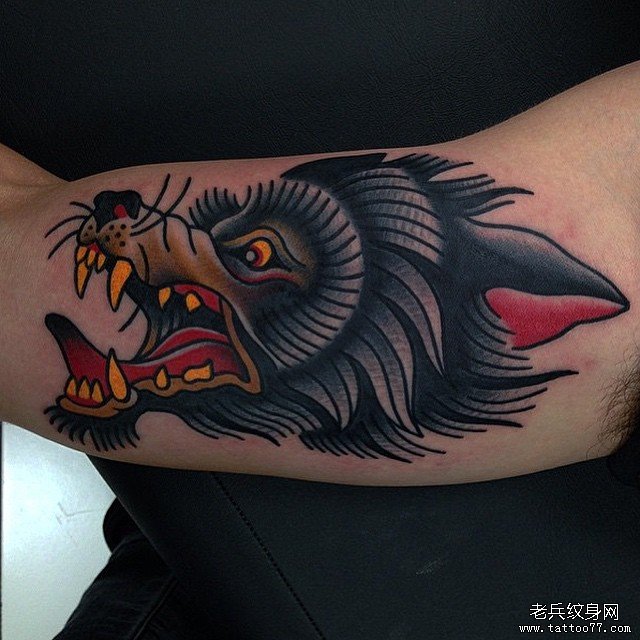 大臂欧美school狼头纹身图案