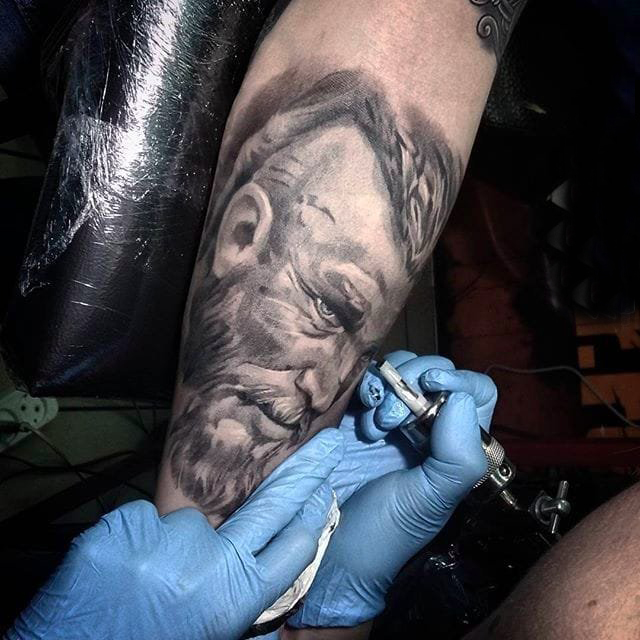 点刺纹身 多款点刺纹身黑色素描纹身图案