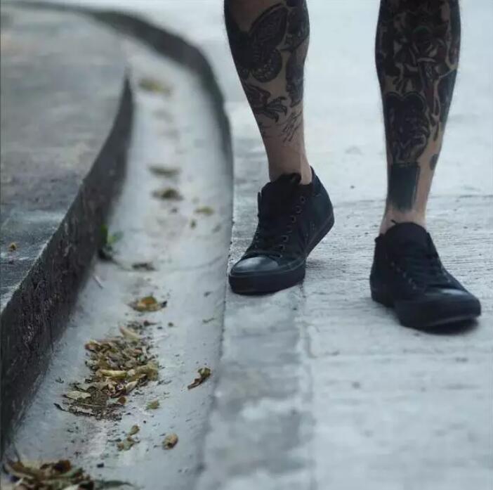 选个好看的腿部刺青 怎么搭都帅气满分