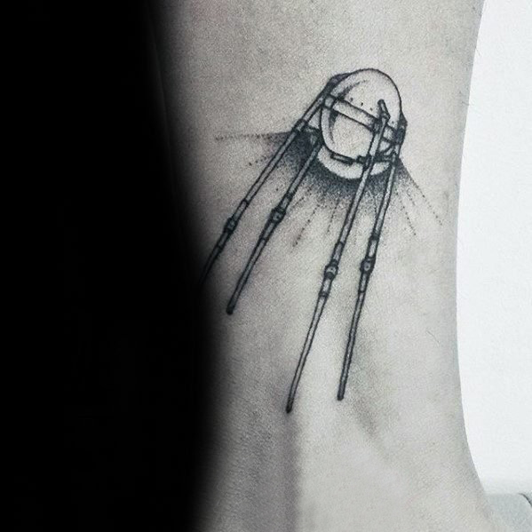 小宇宙纹身 多款简单线条纹身素描宇宙卫星纹身图案