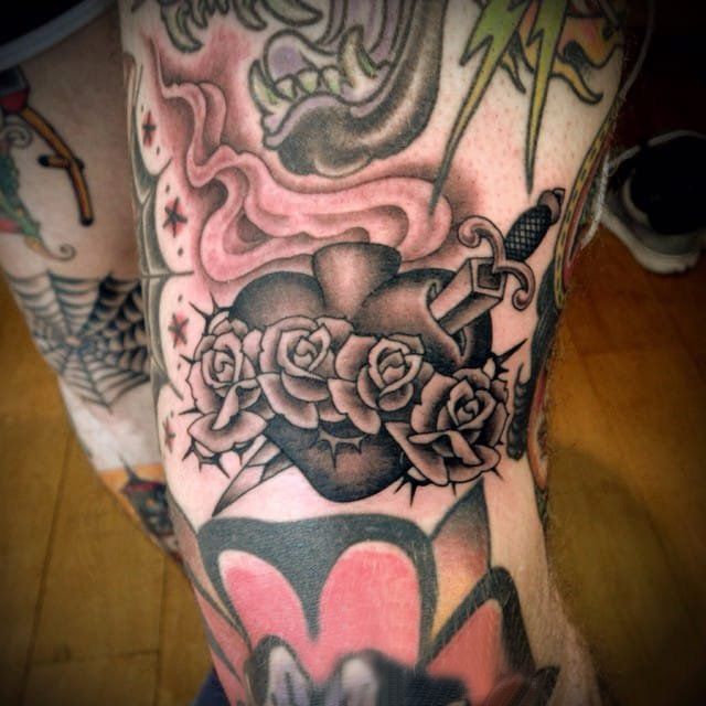 心脏纹身 多款黑灰纹身点刺技巧心脏纹身图案