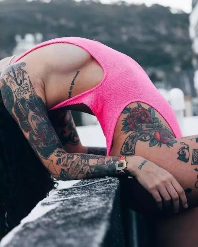 撩人的美女时尚个性纹身