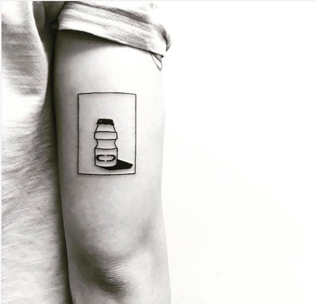 几何 纹身图案 女生手臂上黑色的几何纹身图片