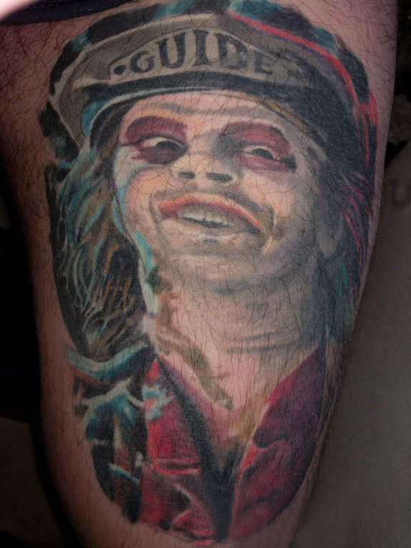 大腿 纹身图  男生大腿上恐怖的人物肖像纹身图片