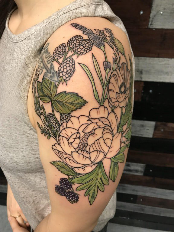 花卉纹身图案  男生手臂上彩绘的花卉纹身图片