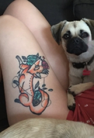 九尾狐狸纹身图片 女生大腿上花朵和狐狸纹身图片