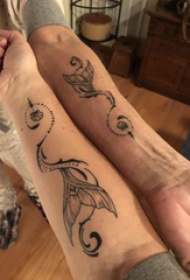 线条纹身小图  情侣手臂上黑色的线条纹身图片