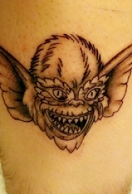 纹身卡通人物  男生小腿上黑灰的卡通人物纹身图片