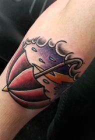 纹身彩绘图片 男生手臂上闪电和雨伞纹身图片