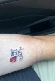 小气球纹身  女生手臂上气球和英文字母纹身图片