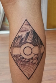 纹身风景图案  男生小腿上黑灰的纹身风景图片