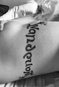花体英文纹身 女生胸下黑色的英文纹身图片