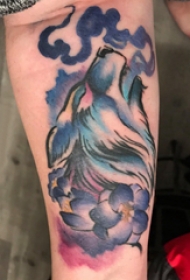 九尾狐狸纹身图片  女生小腿上九尾狐狸和花朵纹身图片