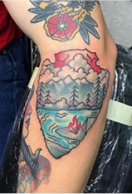手臂纹身图片 男生手臂上彩色的山水纹身图片