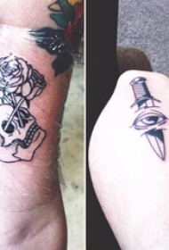 骷髅和花朵纹身图案  男生手臂上骷髅和花朵纹身图片