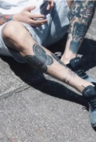 选个好看的腿部刺青 怎么搭都帅气满分缩略频道推荐图