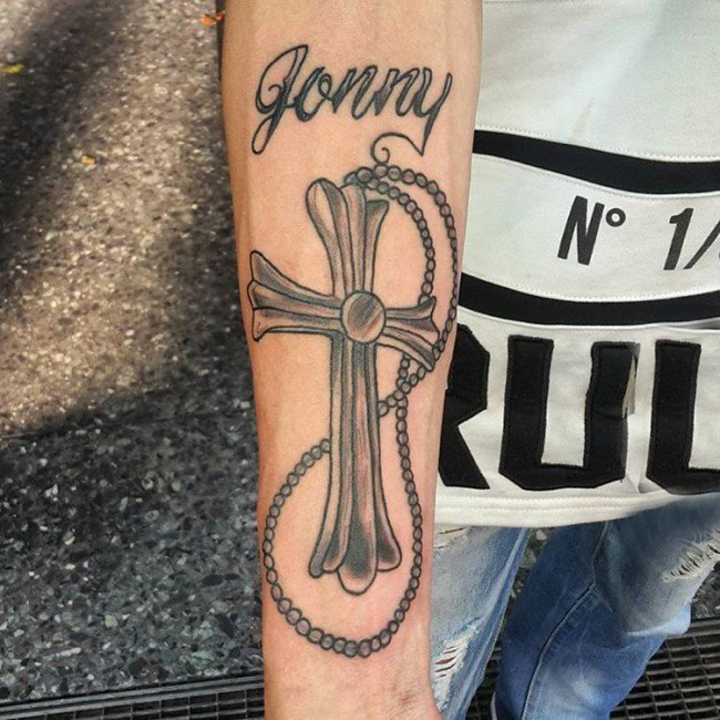 纹身小十字架  象征着信仰的十字架纹身图案
