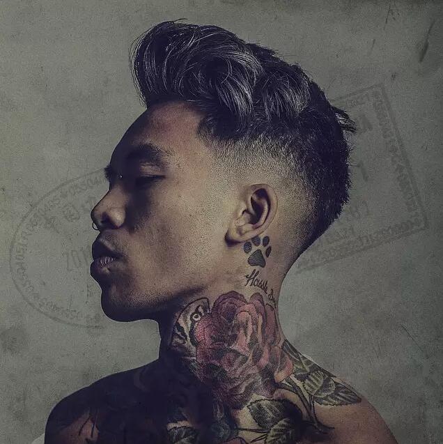 超级帅哥个性的纹身图