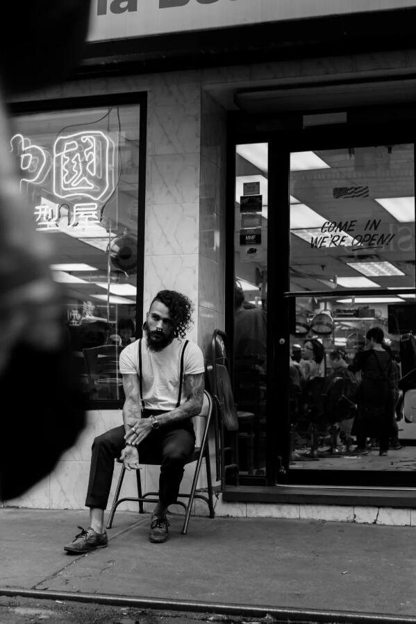 纹身帅哥的时尚写真