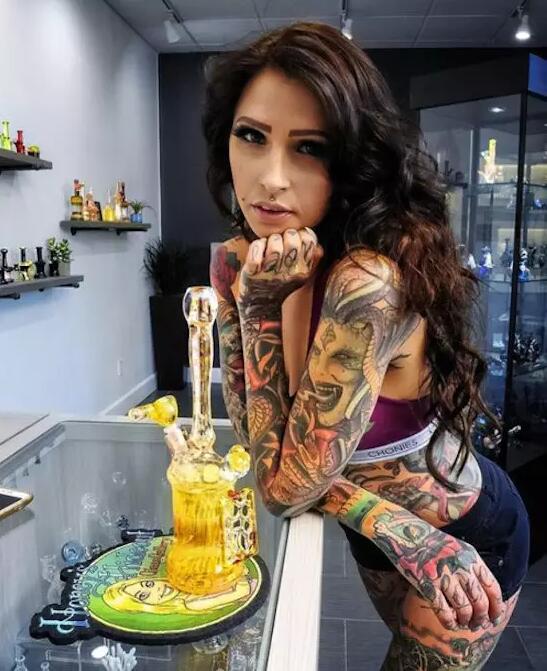 漂亮的性感美女纹身图案