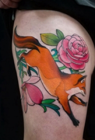 百乐动物纹身 女生大腿上玫瑰和狐狸纹身图片