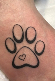爪纹身图片 女生脚背上心形和爪印纹身图片