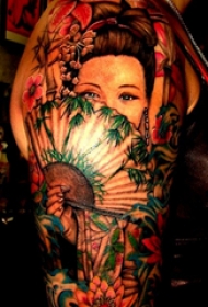双大臂纹身 男生大臂上遮面的艺妓纹身图片缩略频道推荐图